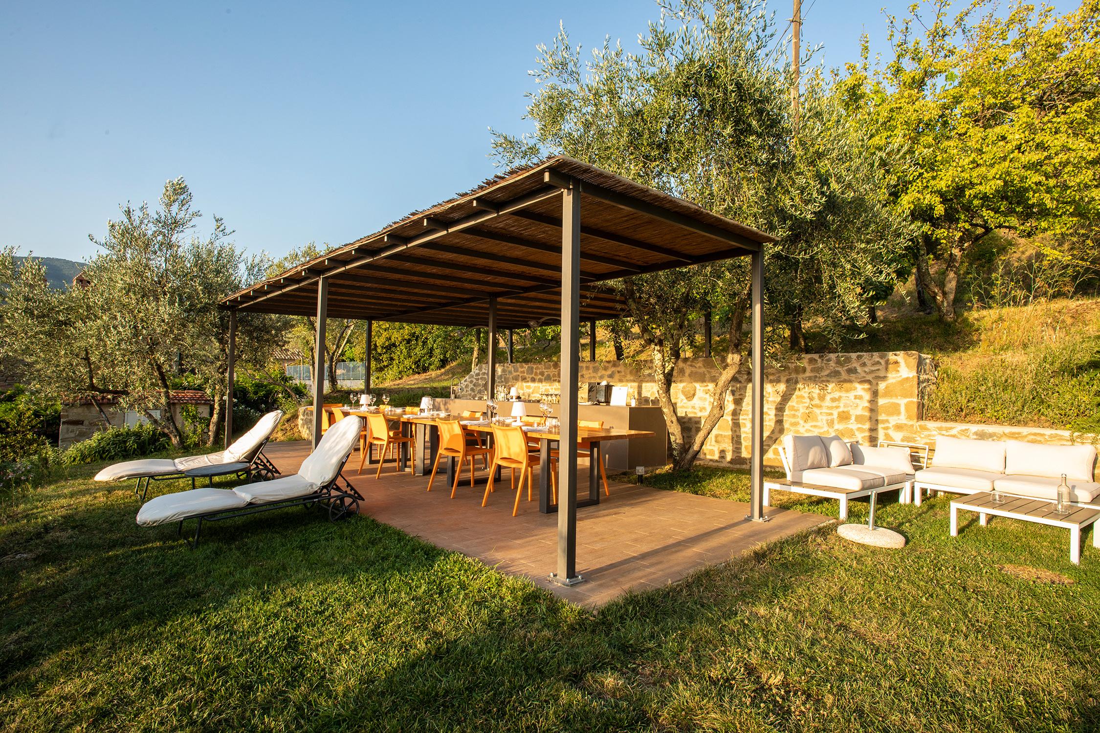 Organika | Restaurant with panoramic views and outdoor spaces in Corton, Tuscany
